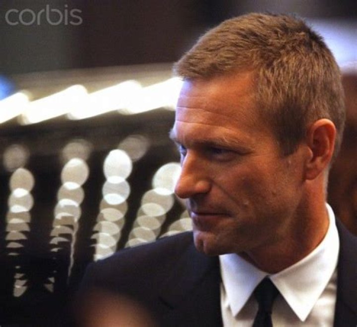 Aaron Eckhart -- Working Hard On His Monster Body