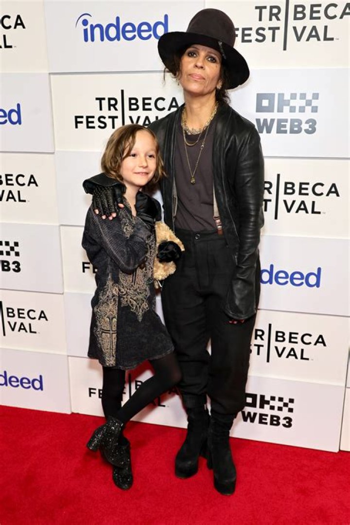 Sara Gilbert takes son Rhodes to kidfriendly restaurant Daily Mail