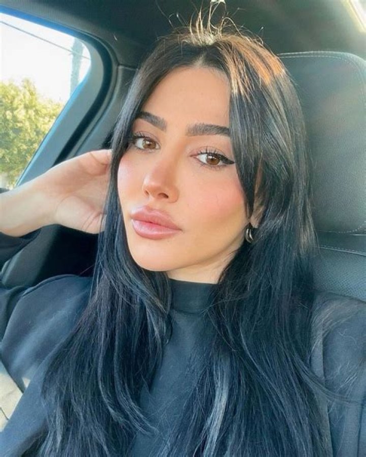Sara Hesri - RiffVib